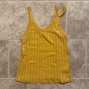 3/$12 ✨ Universal thread tank ⚜️